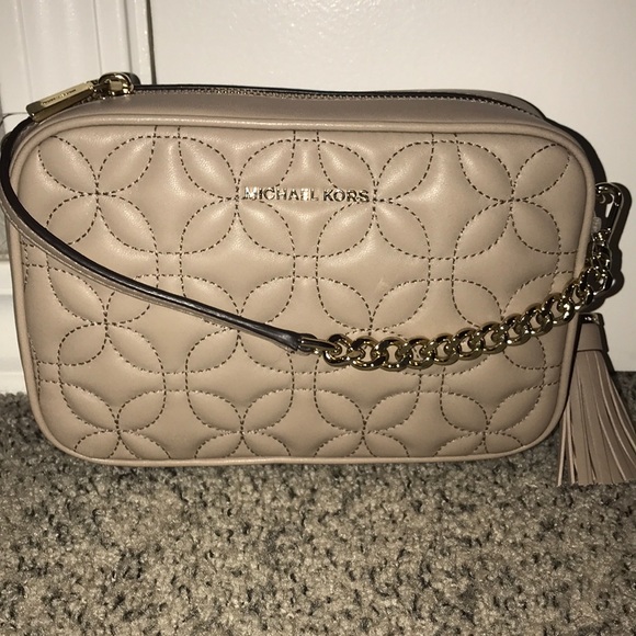 Michael Kors Handbags - NWT Michael Kors Crossbody